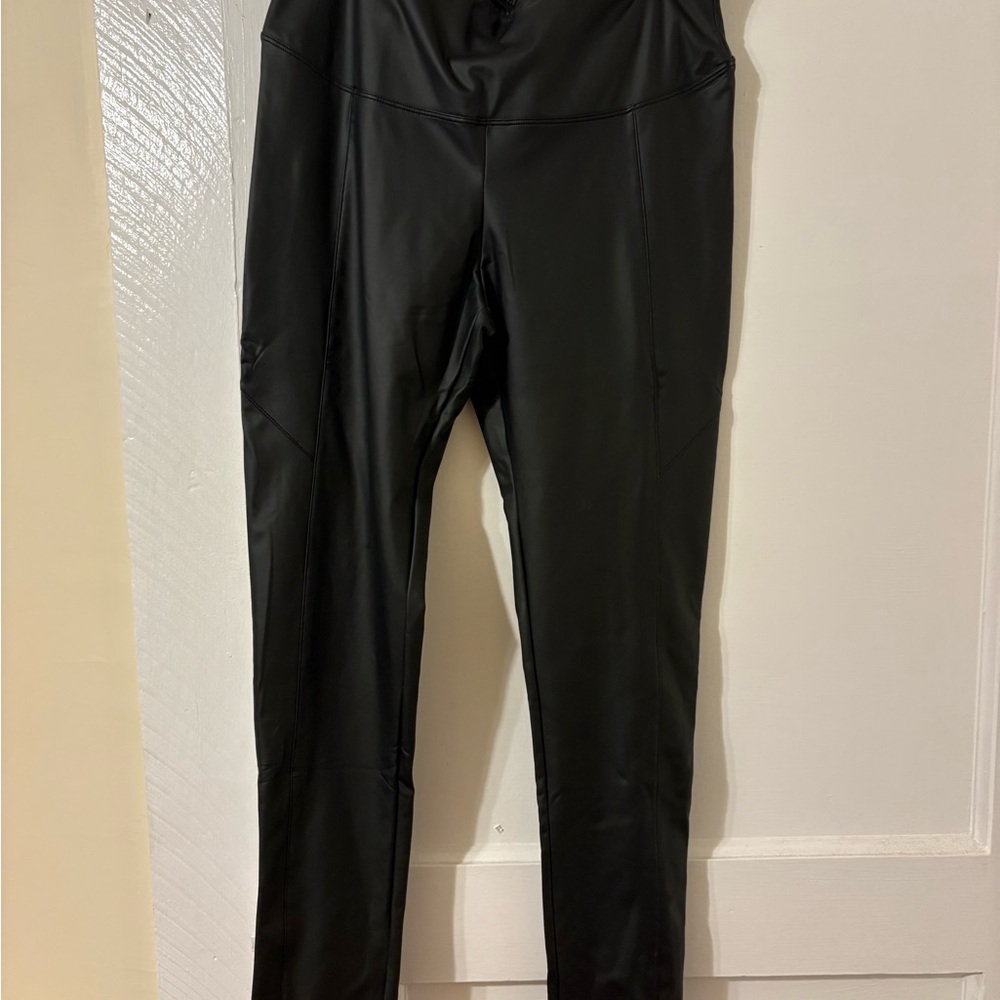 Pink Lily Black Faux Leather Leggings